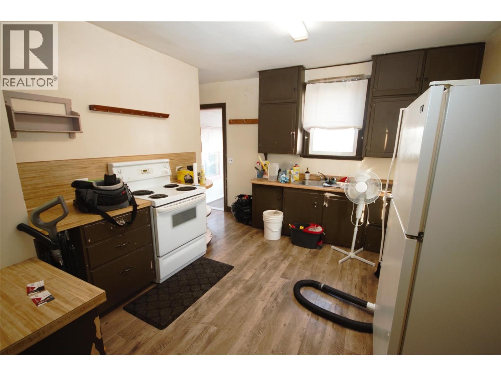 6449 PARK Drive, Oliver