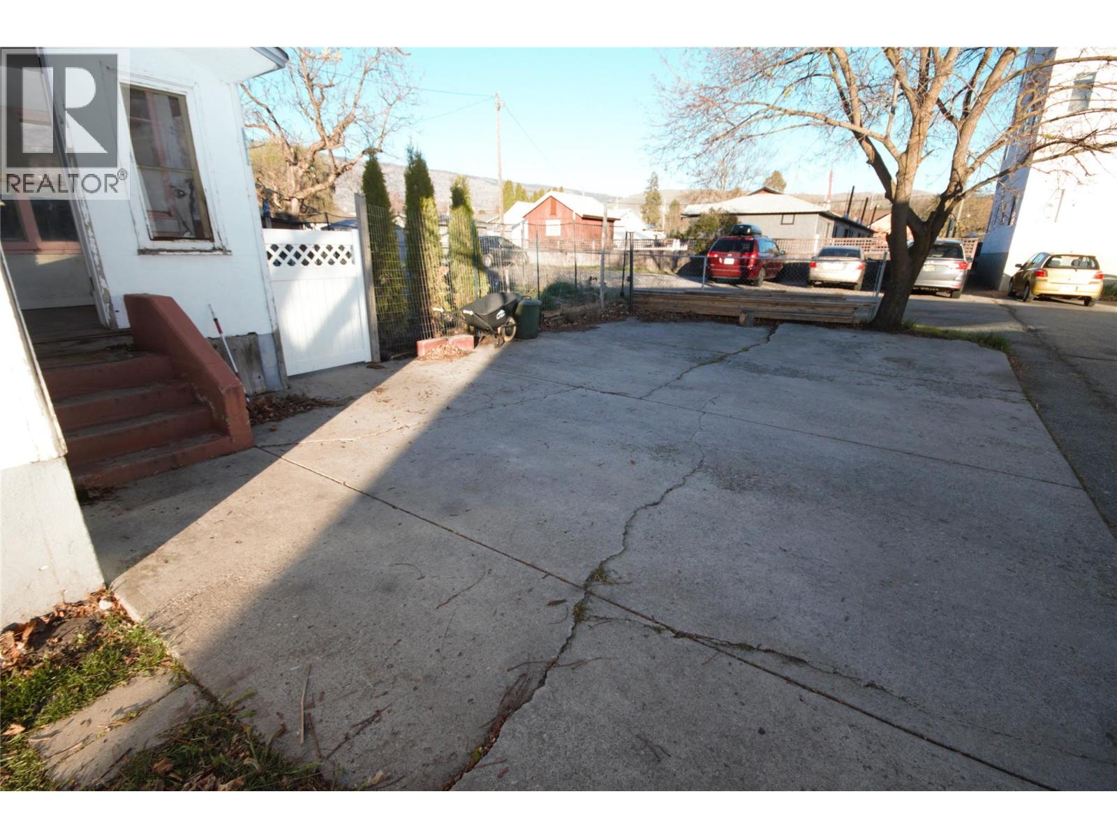 6449 PARK Drive, Oliver