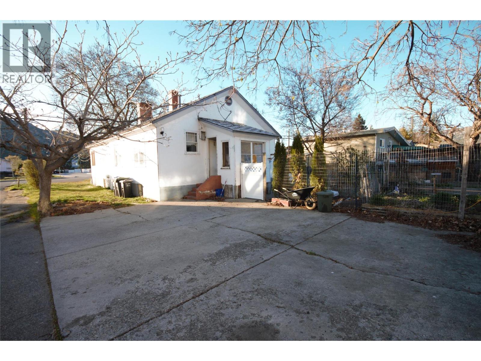 6449 PARK Drive, Oliver
