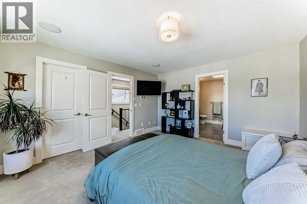425 36 Avenue NW - 23