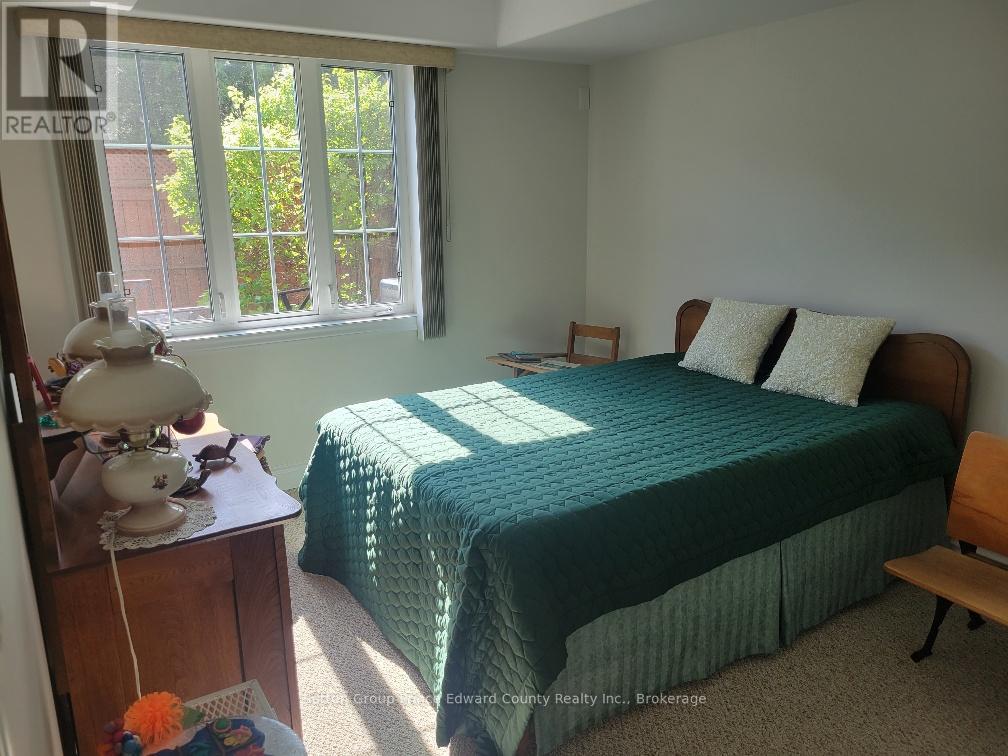 #5 16 LANE AVENUE - 27