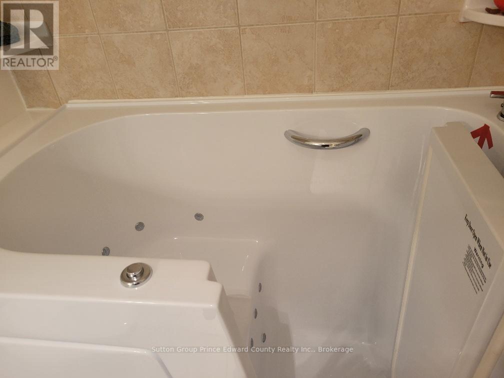 #5 16 LANE AVENUE - 32
