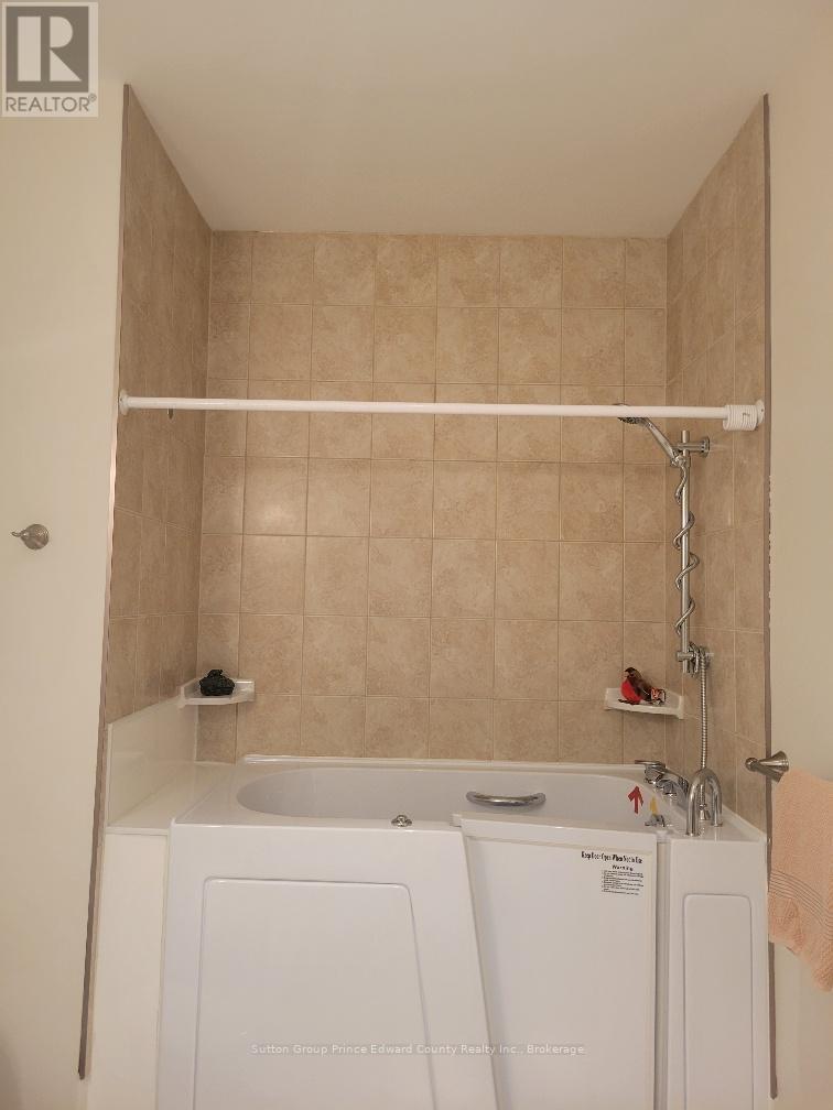 #5 16 LANE AVENUE - 33