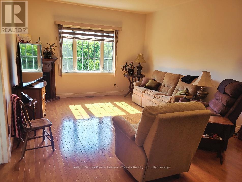 #5 16 LANE AVENUE - 7