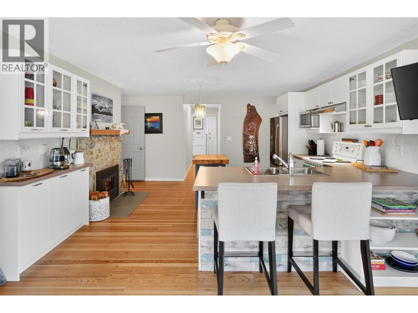 8110 & 8120 BUSK Road - 15
