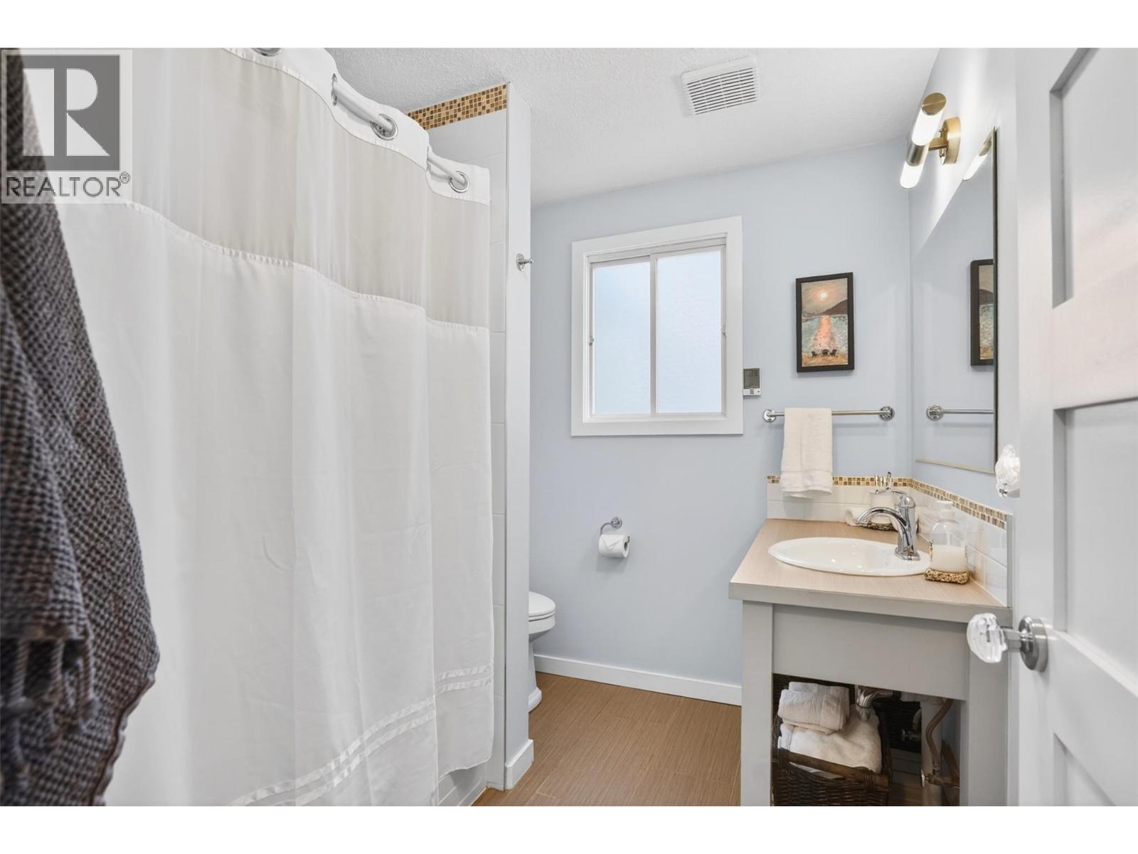 8110 & 8120 BUSK Road - 22