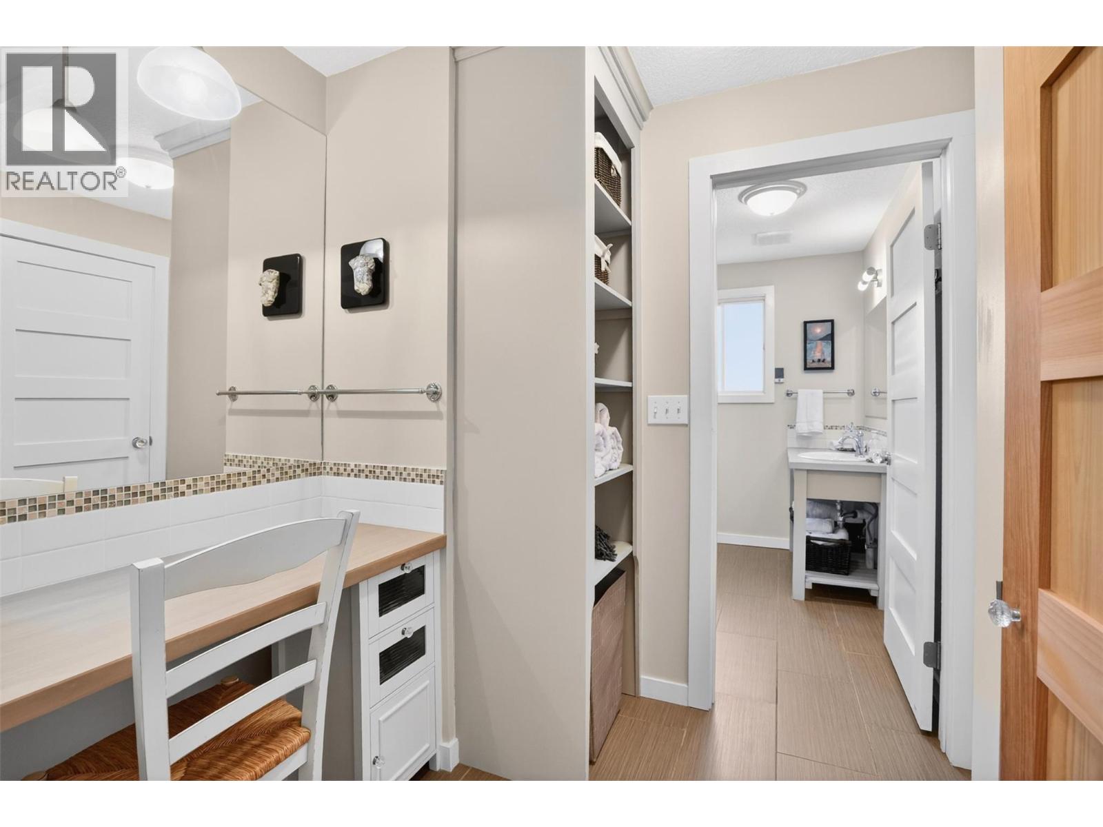 8110 & 8120 BUSK Road - 23