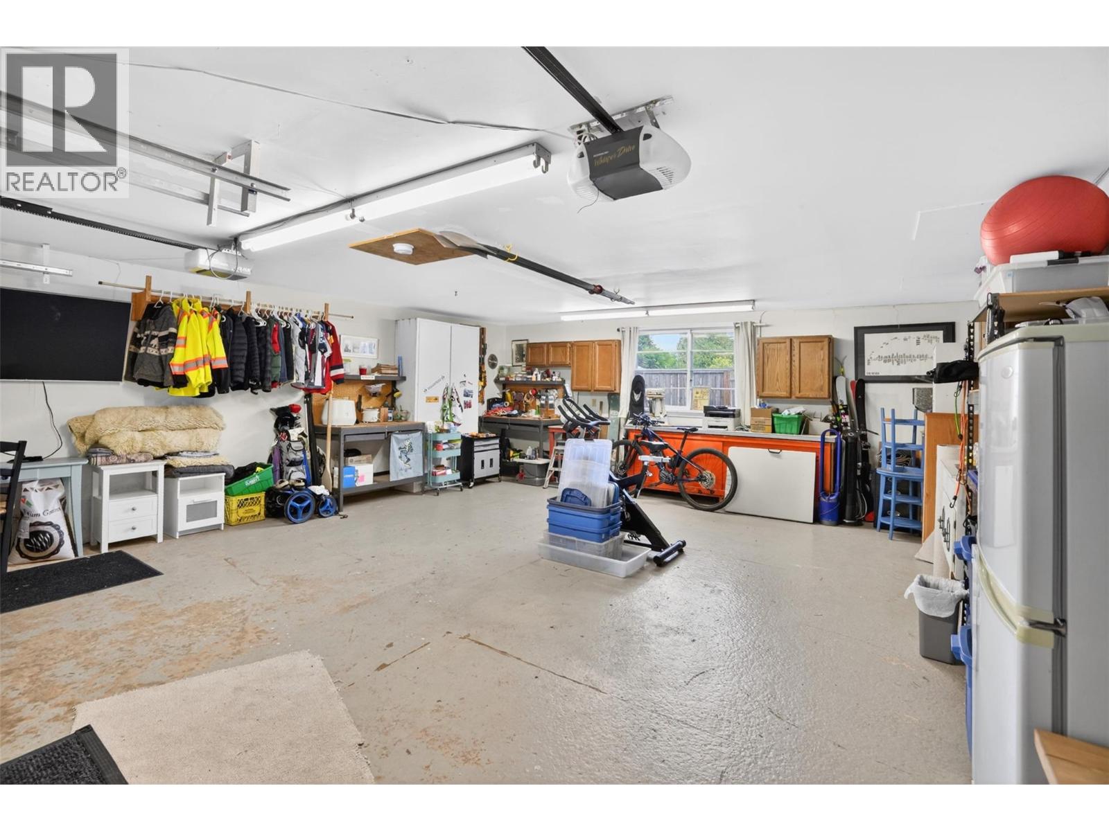 8110 & 8120 BUSK Road - 24