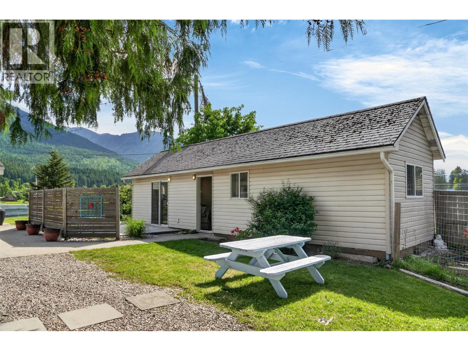 8110 & 8120 BUSK Road - 49