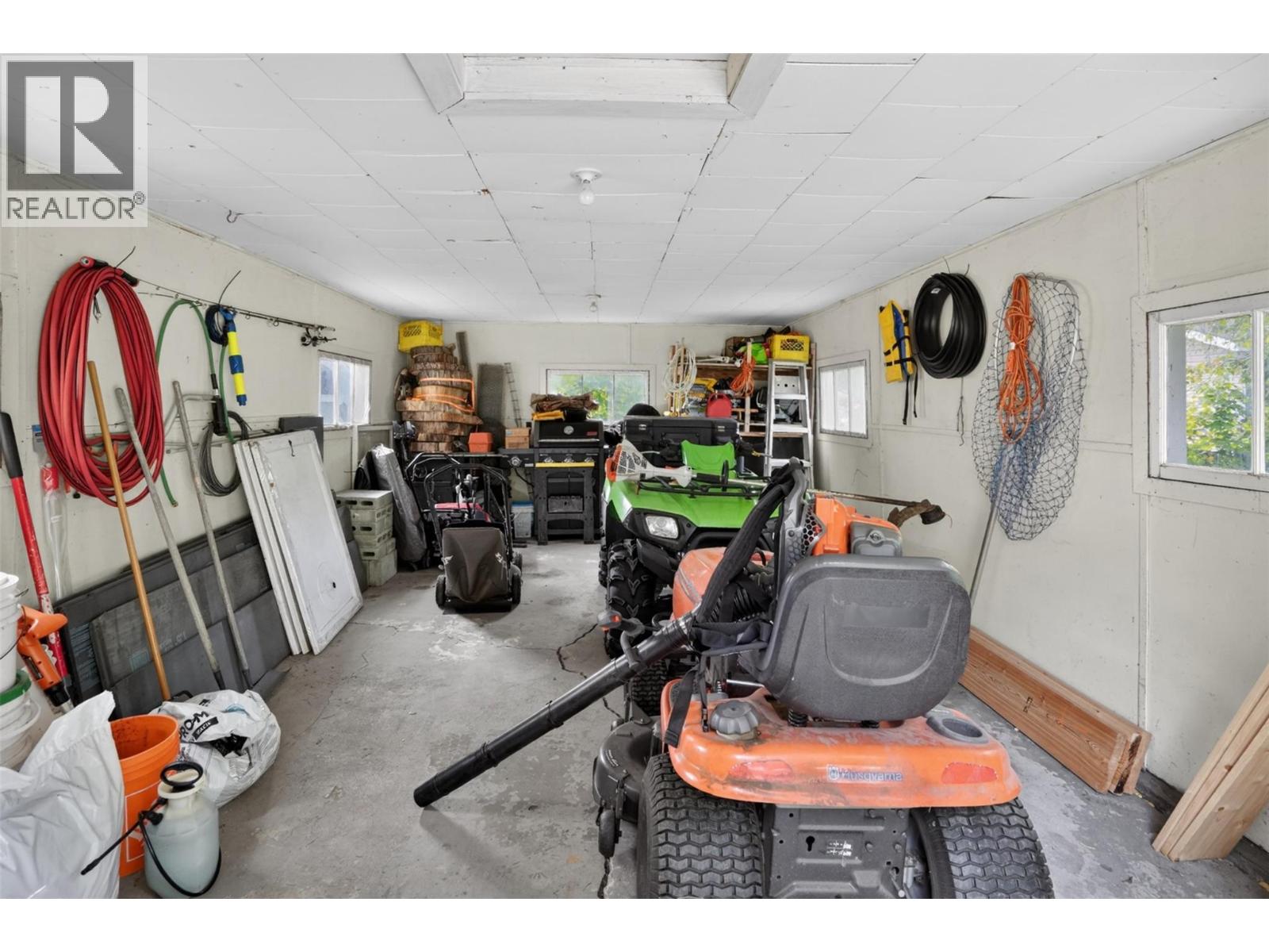 8110 & 8120 BUSK Road - 59