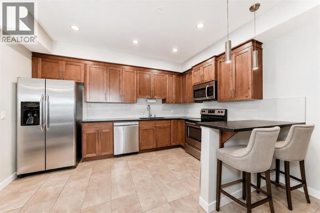 #210 1005A Westmount Drive - 10