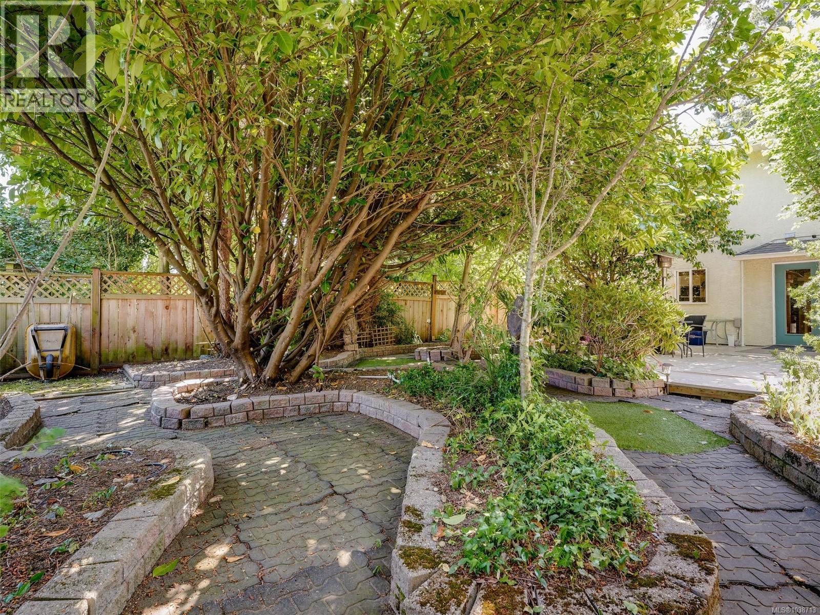 1218 Pembroke St - 32