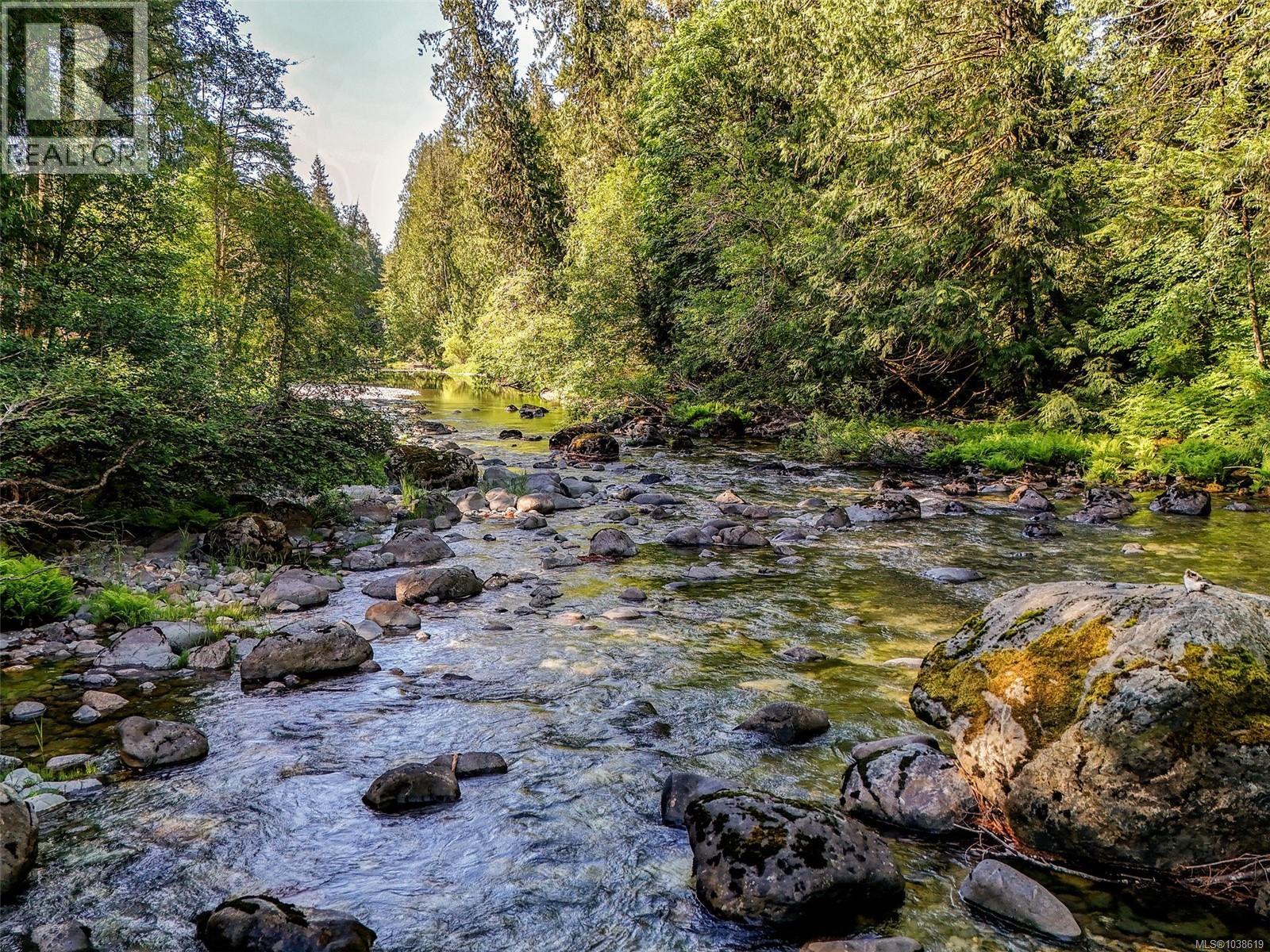 2980 Sooke River Rd - 32