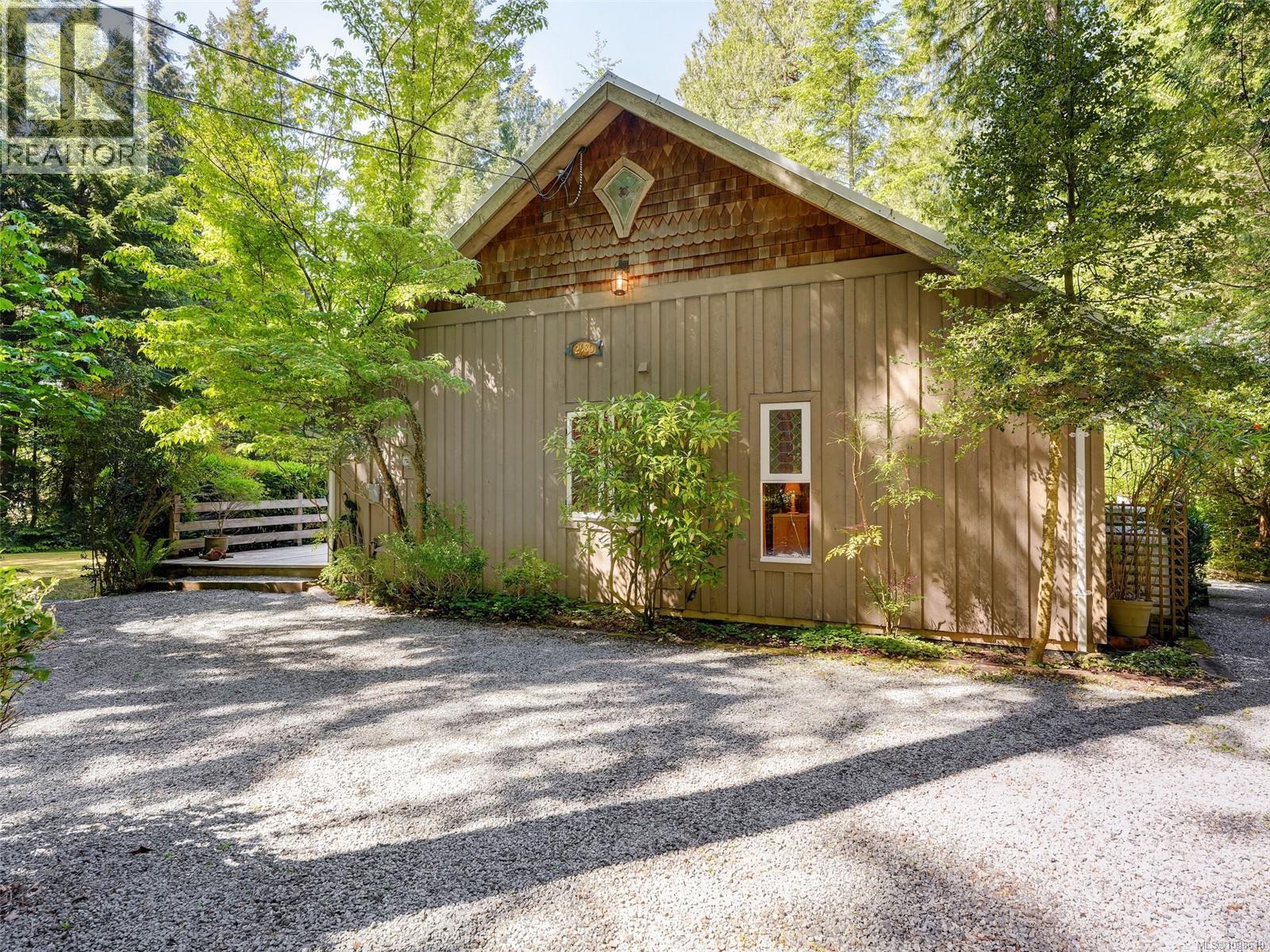 2980 Sooke River Rd - 35