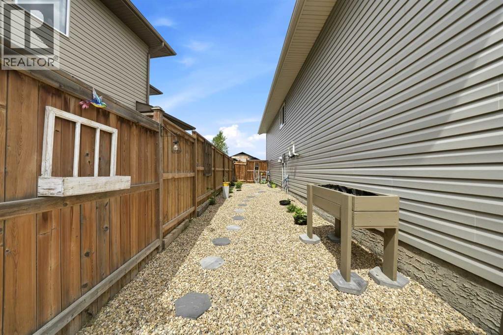 74 Ranchers Close — photo 33