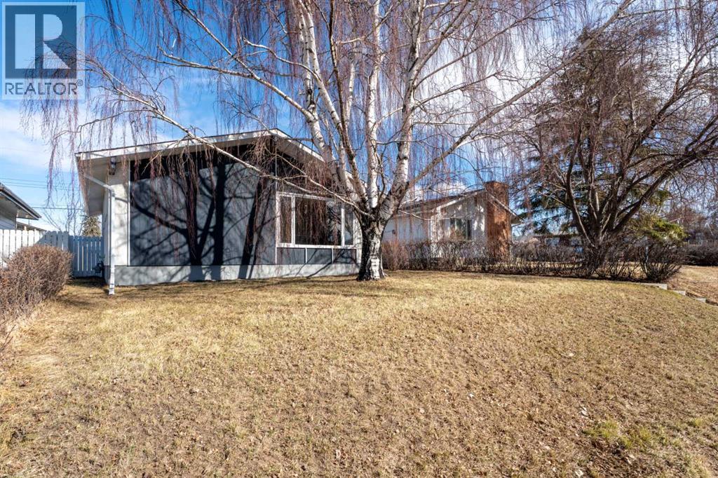 8 Van Horne Crescent NE - Image 3