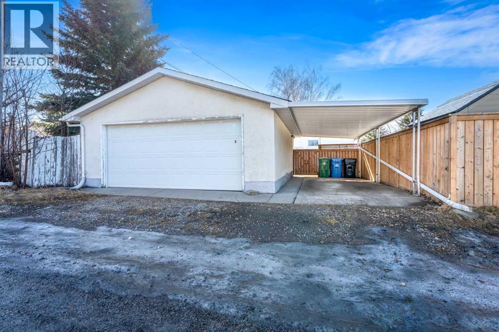 8 Van Horne Crescent NE - 37