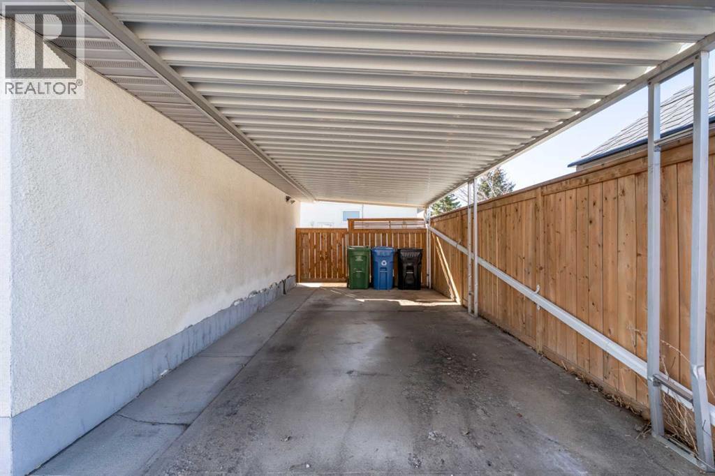 8 Van Horne Crescent NE - 41