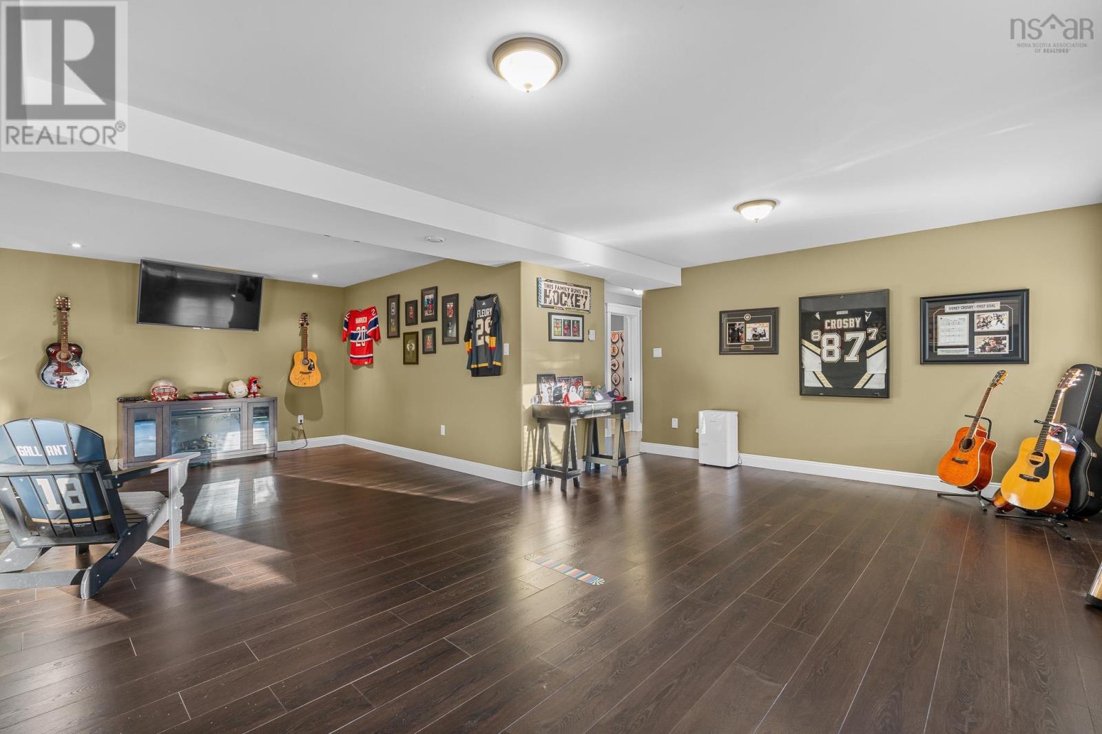 196 Confederation Avenue - 34