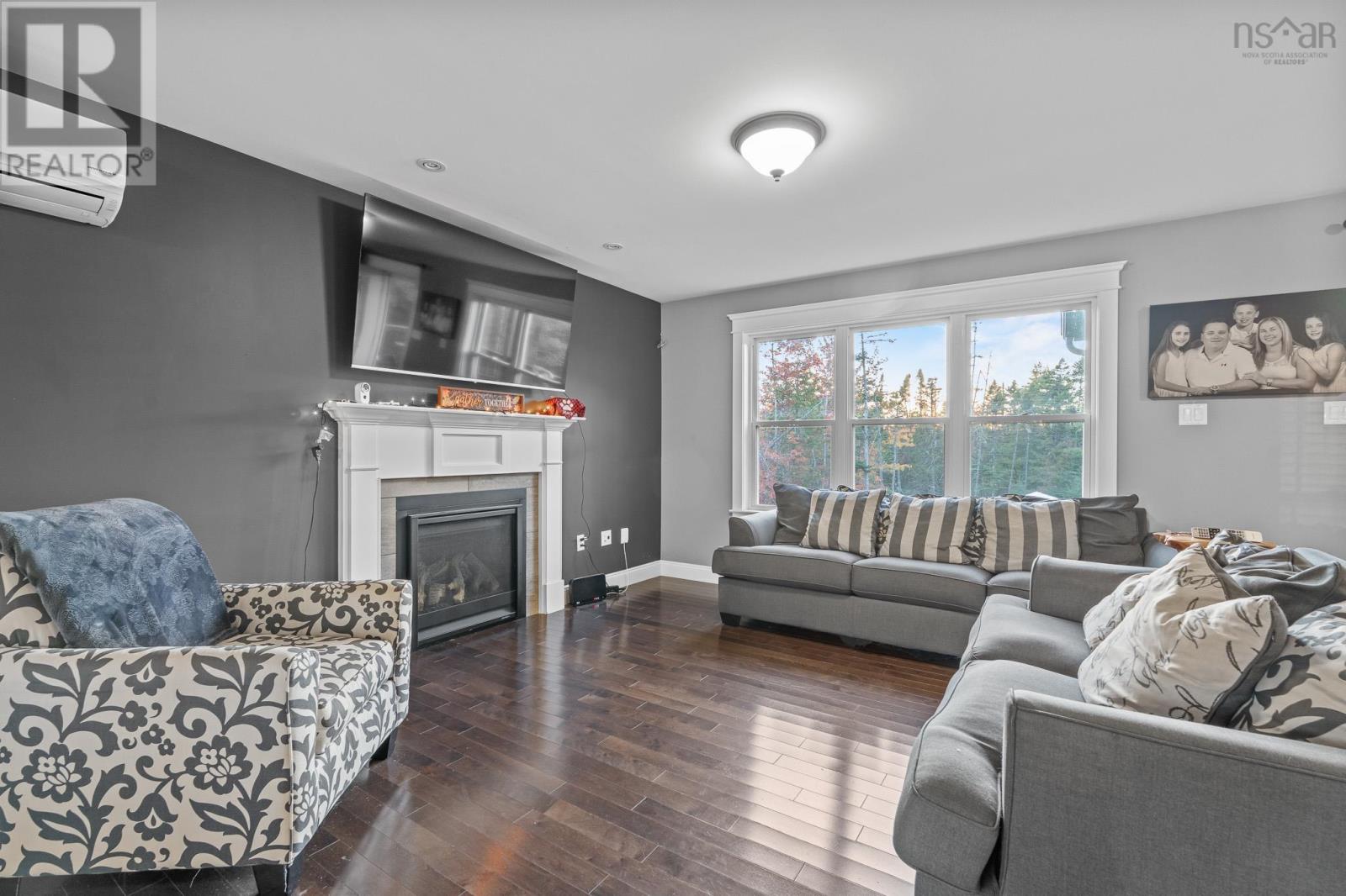 196 Confederation Avenue - 5