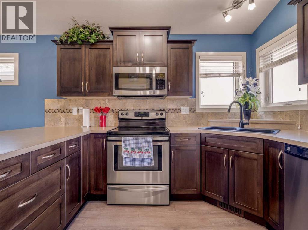 889 Jessie McLeay Road N - 16