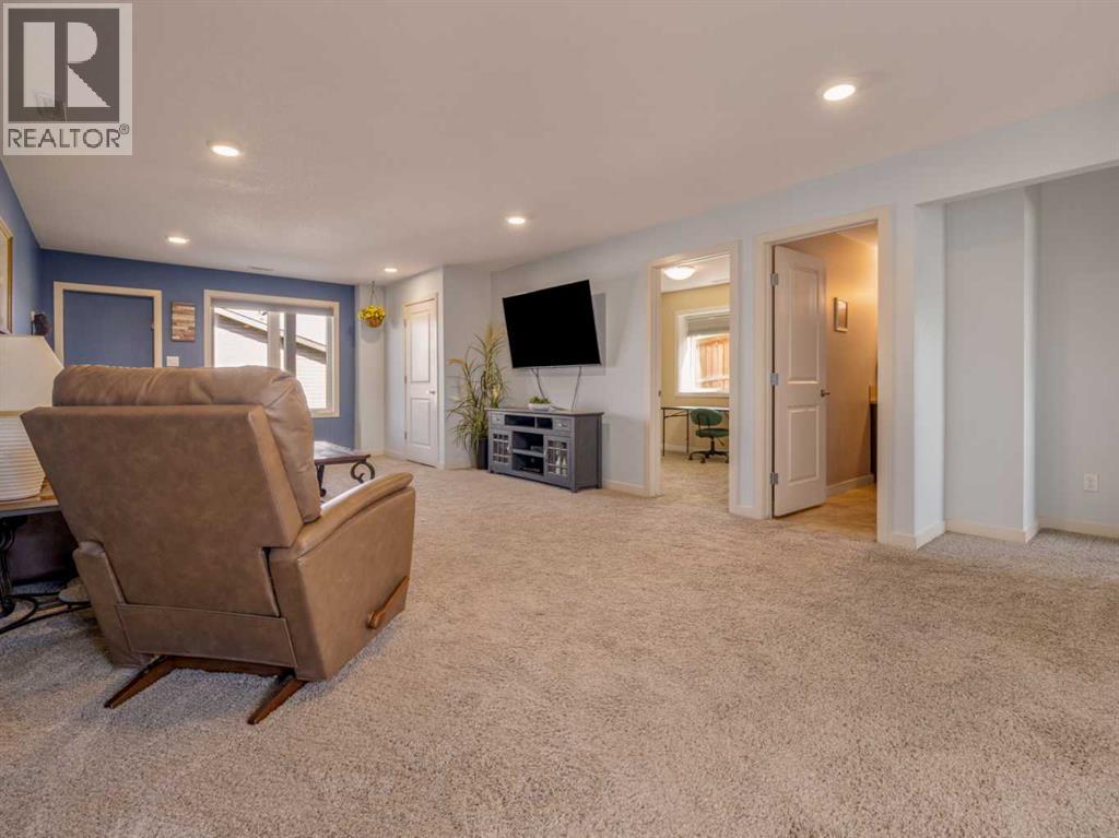 889 Jessie McLeay Road N - 32