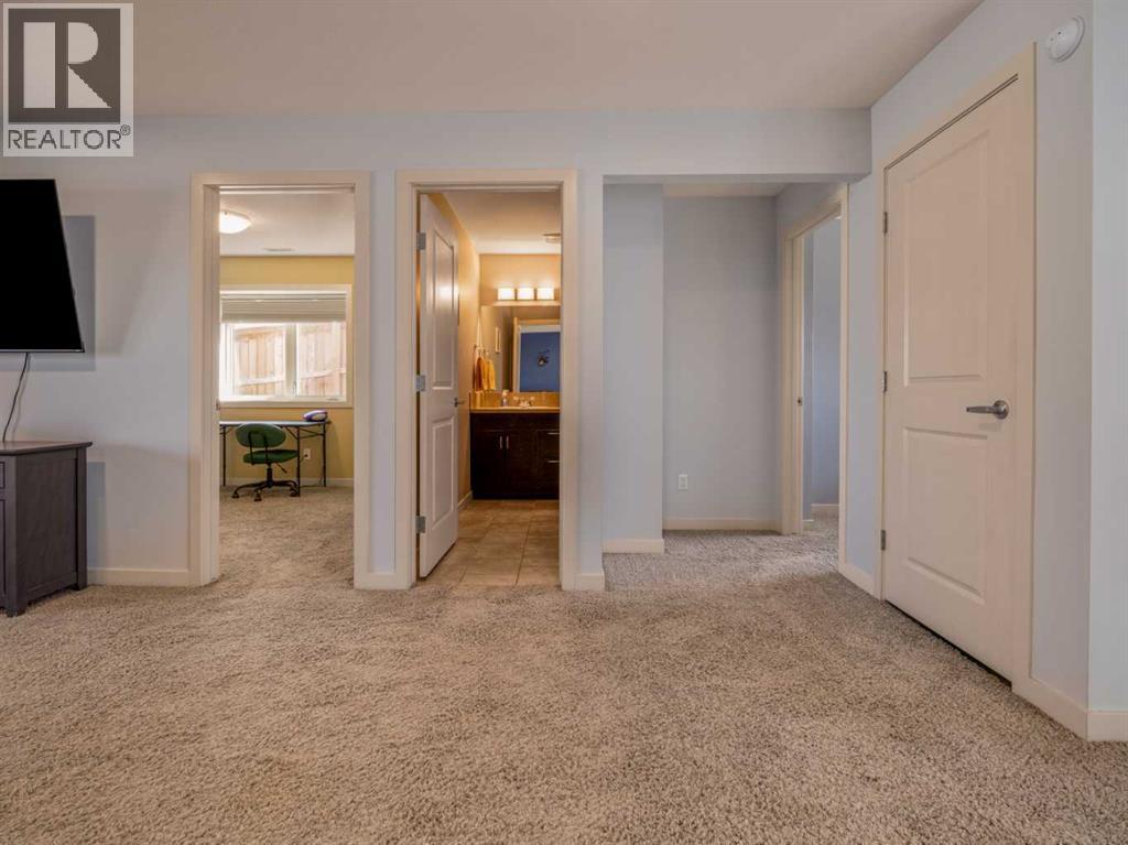 889 Jessie McLeay Road N - 37