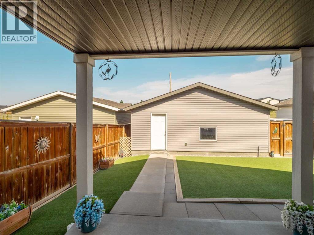 889 Jessie McLeay Road N - 44