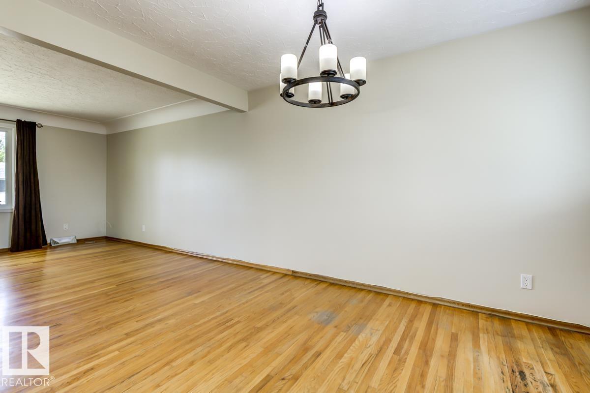 8511 64 AV NW - 11