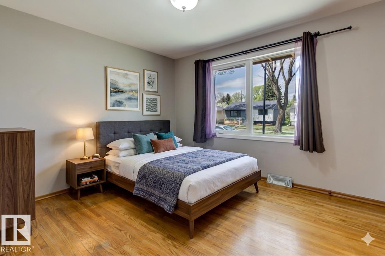 8511 64 AV NW - 19