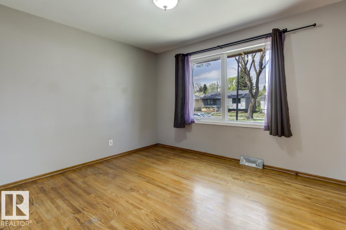 8511 64 AV NW - 20