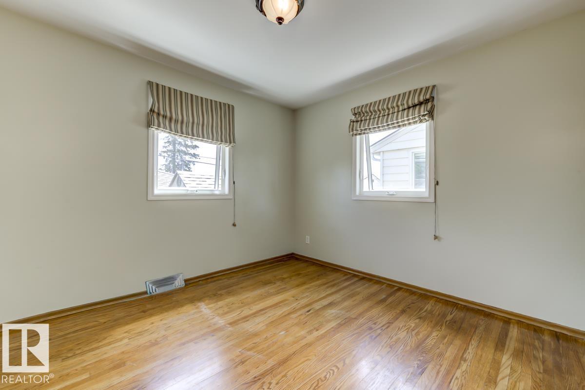 8511 64 AV NW - 23