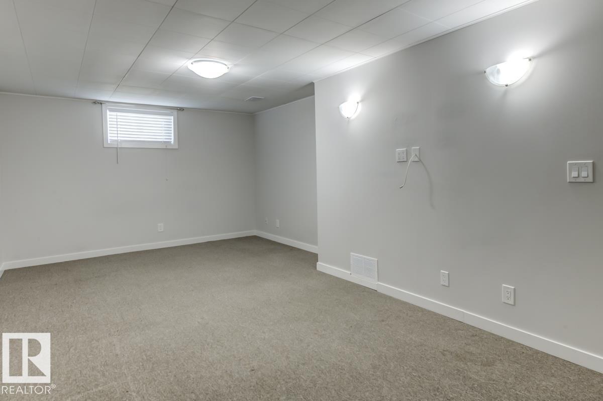 8511 64 AV NW - 29