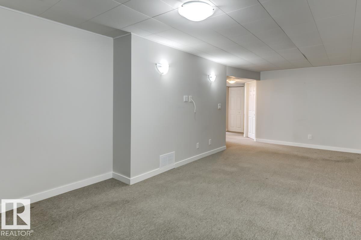 8511 64 AV NW - 30
