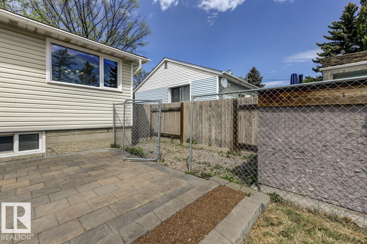 8511 64 AV NW - 51