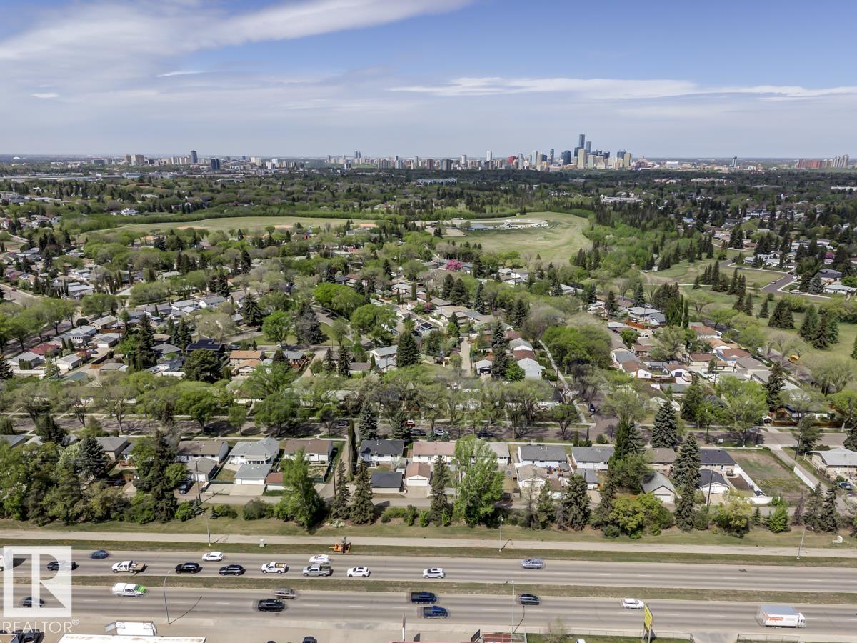 8511 64 AV NW - 64