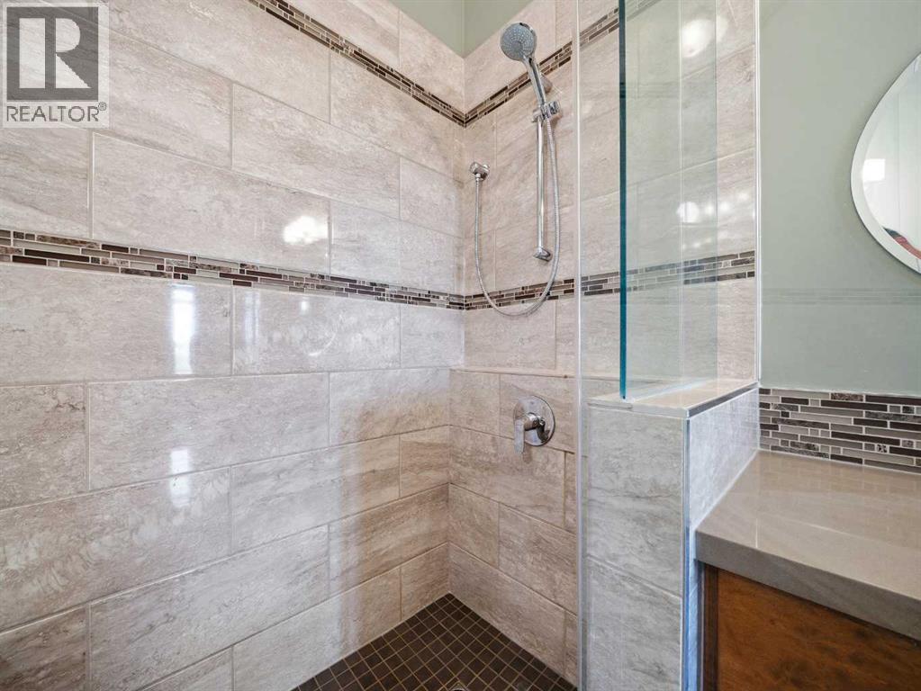#7407 14 Hemlock Crescent SW - 19