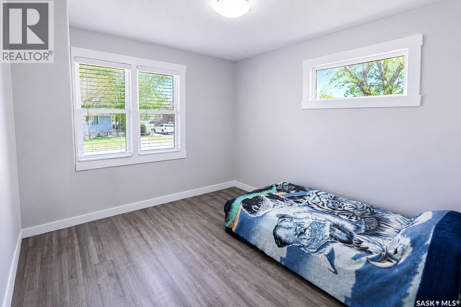 529 20th STREET E - 19