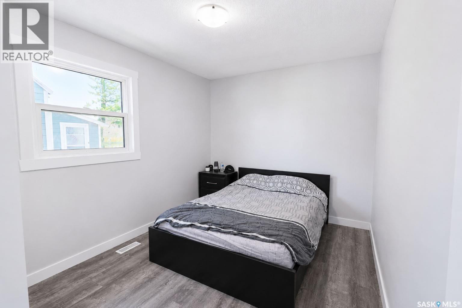 529 20th STREET E - 20
