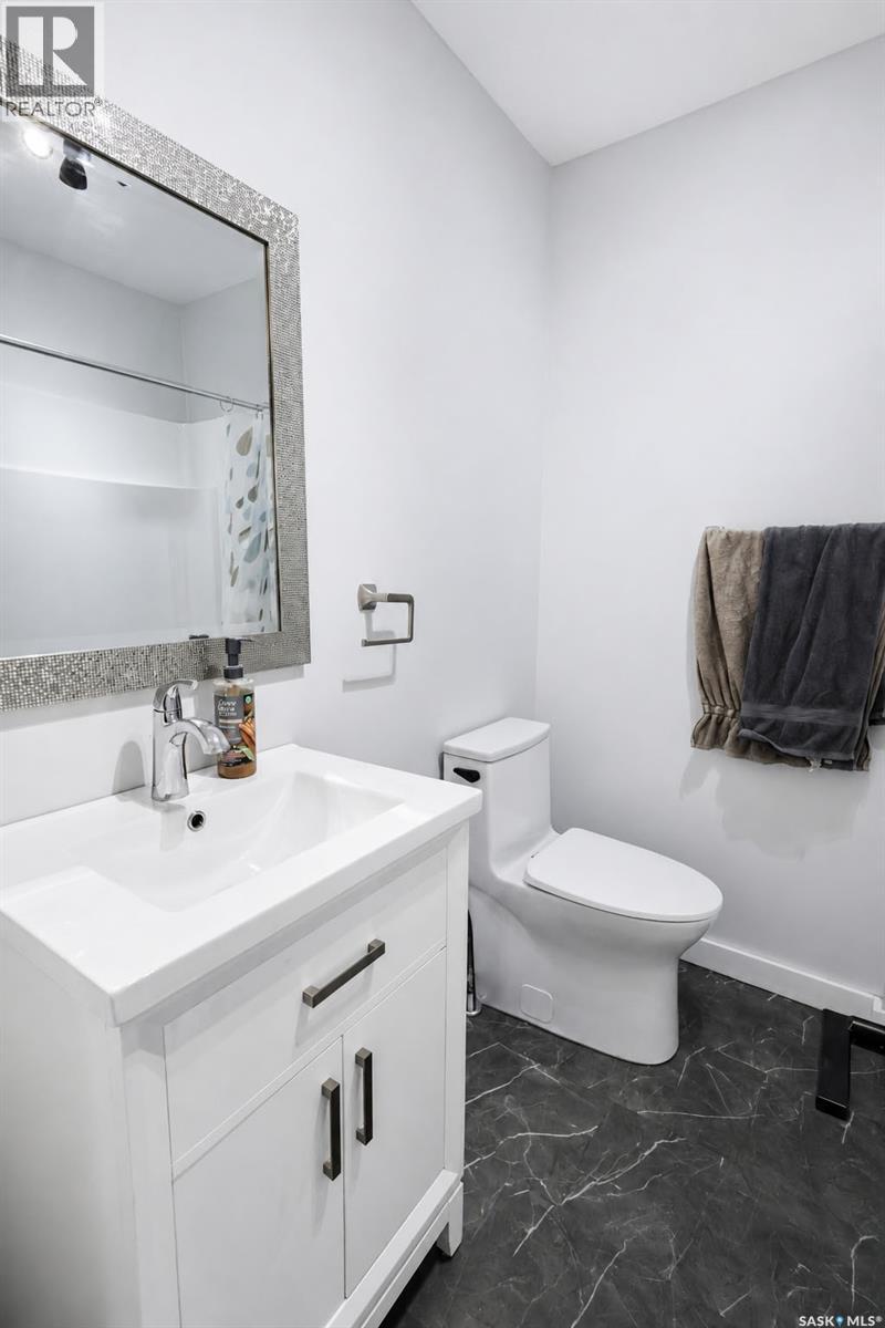 529 20th STREET E - 29