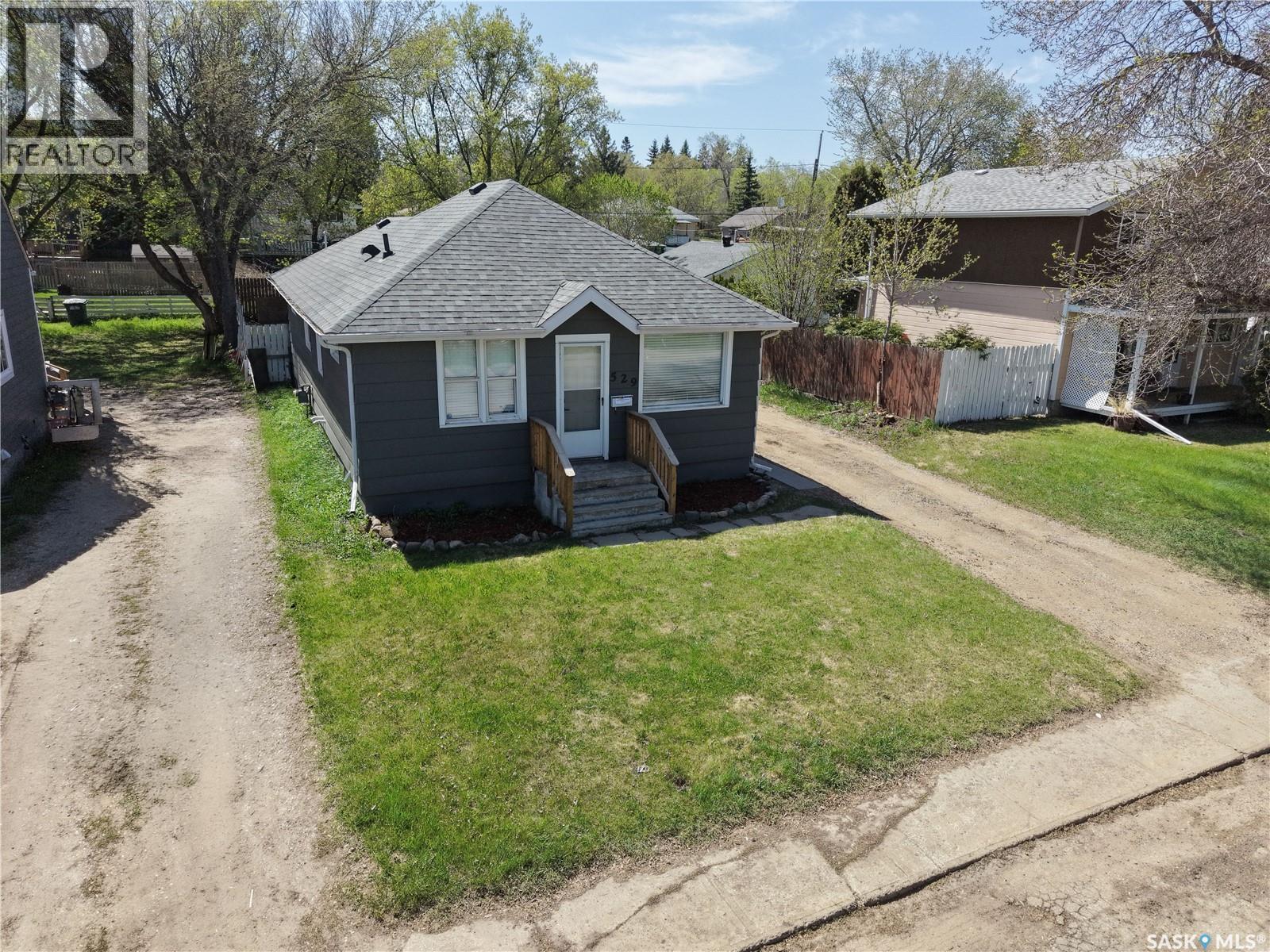529 20th STREET E - Image 3