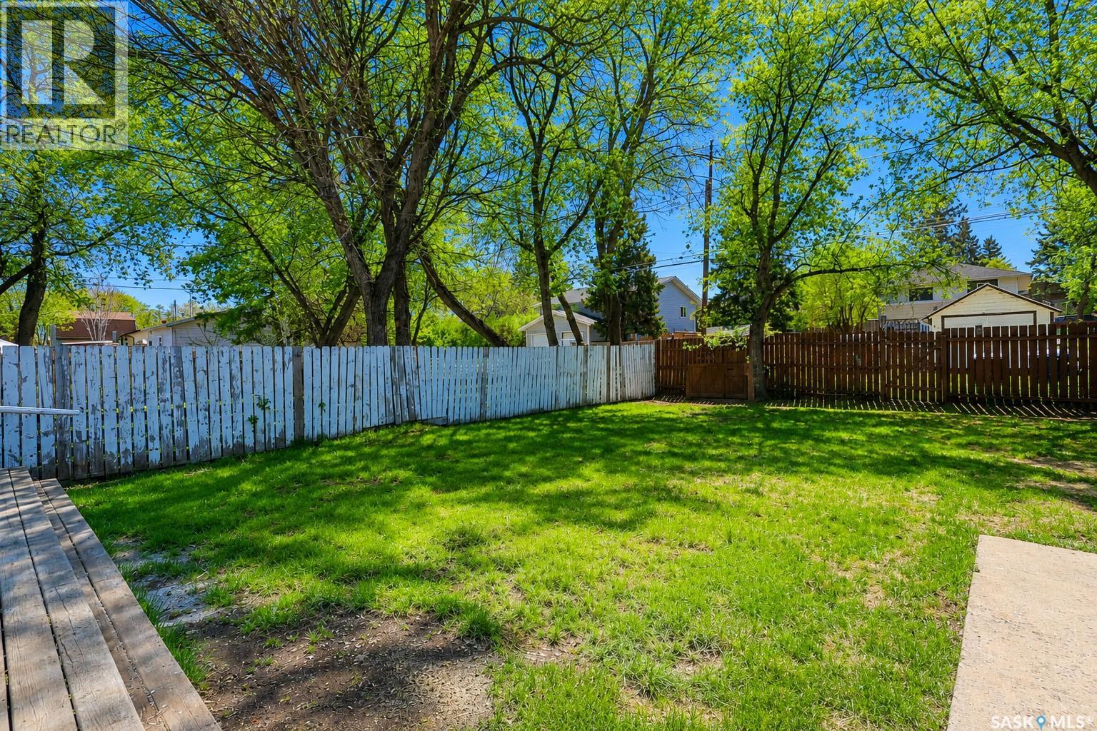 529 20th STREET E - 36