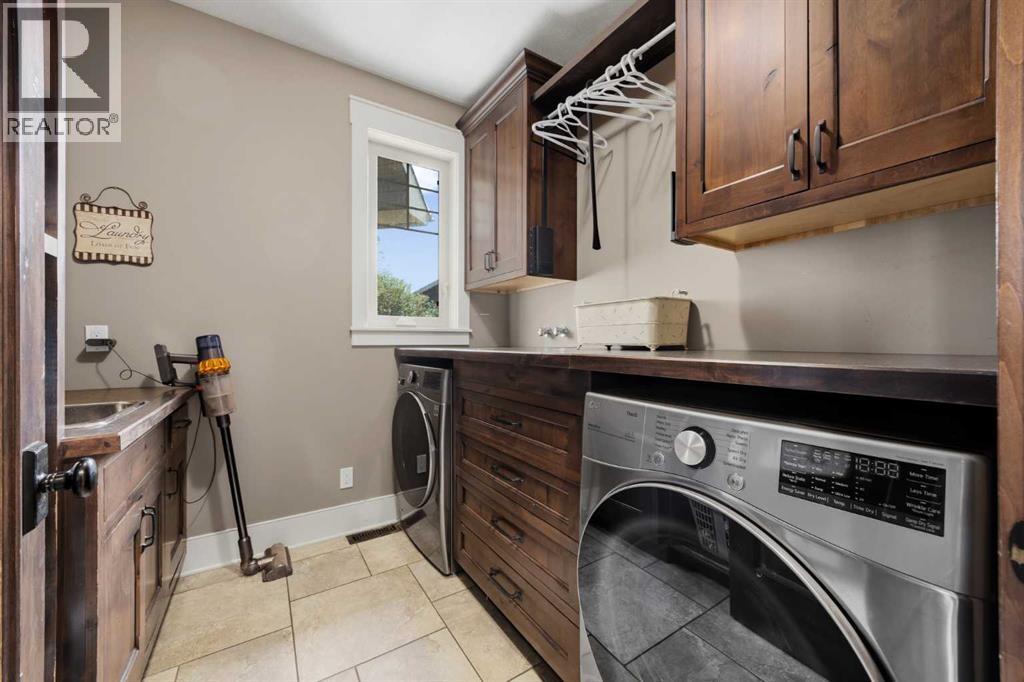 402041 28 Street E - 20