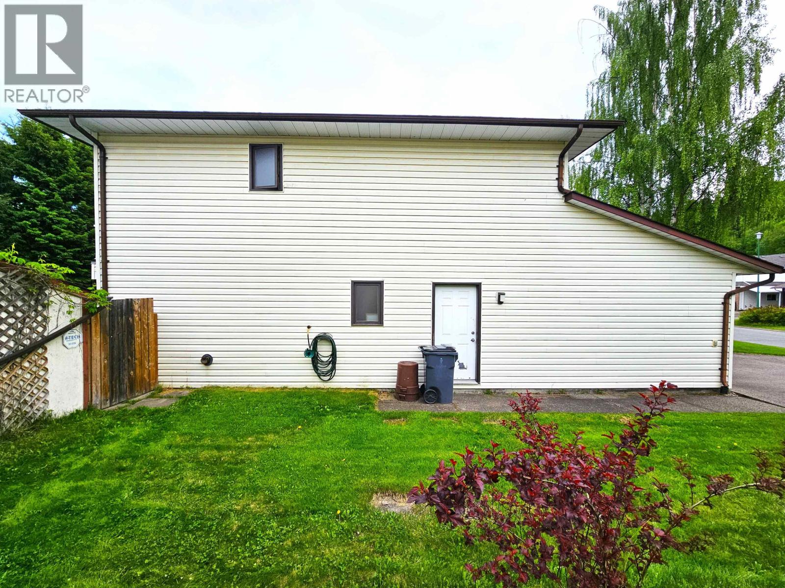 3750 JAMES DRIVE - 11