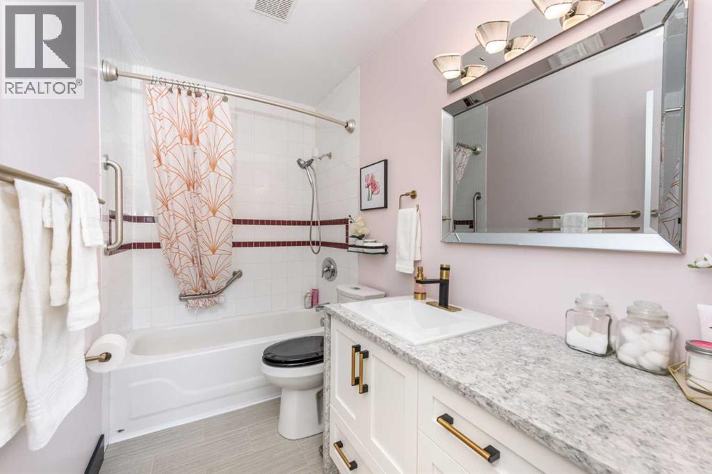 208 Van Horne Crescent NE - 19