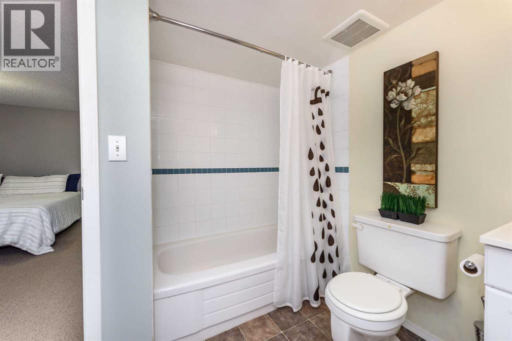 208 Van Horne Crescent NE - 27