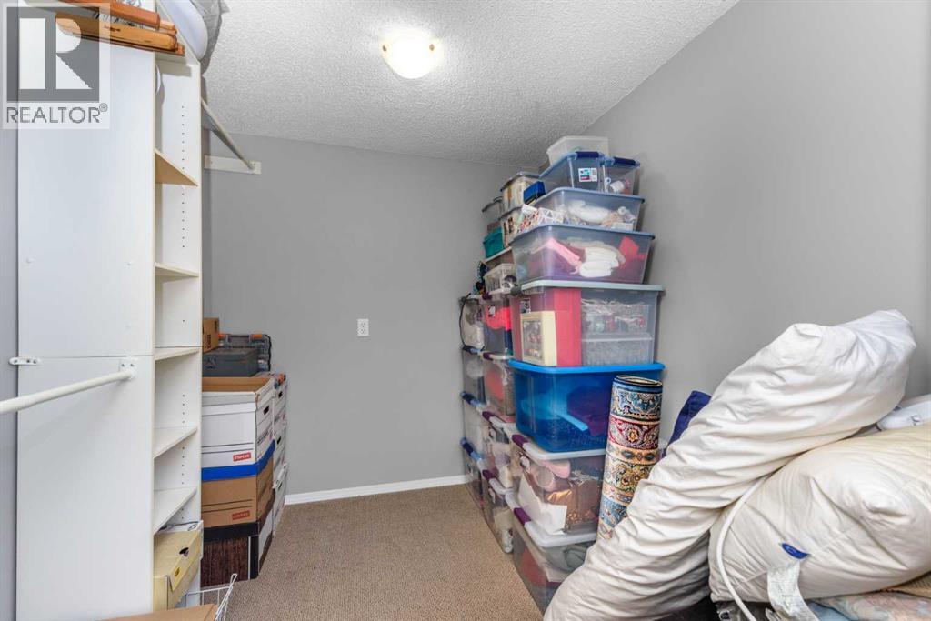 208 Van Horne Crescent NE - 28