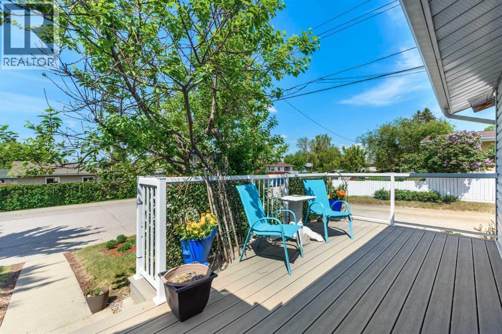 208 Van Horne Crescent NE - Image 3