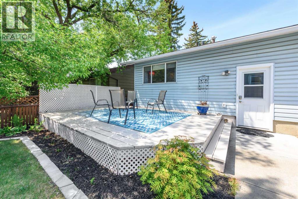 208 Van Horne Crescent NE - 33