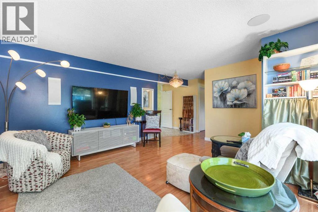 208 Van Horne Crescent NE - 6